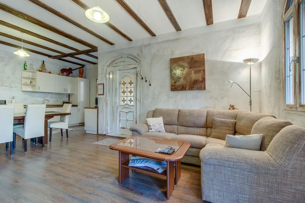 Apartments Popi Mali Lošinj Kültér fotó